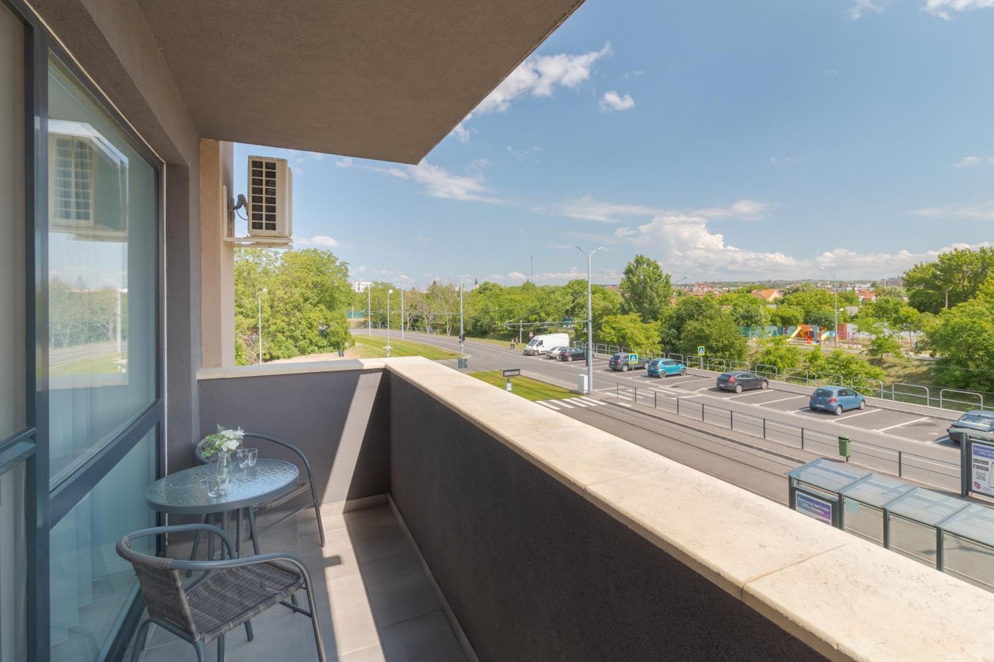 Blanco Apartment Oradea Exterior photo